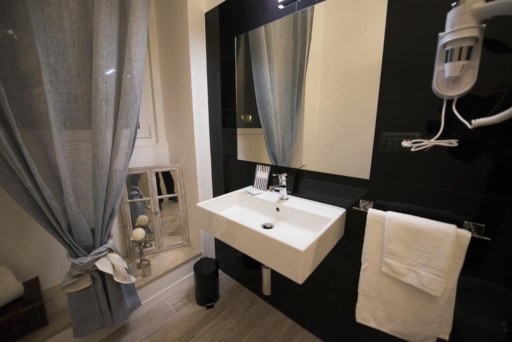 So&Leo Guest House Genoa Phòng bức ảnh